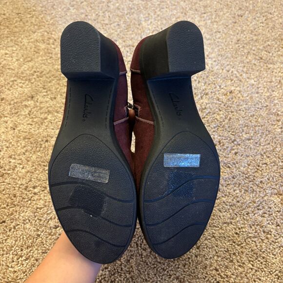 Clarks Ankle Booties Womens 7.5 Wine Suede Meera Yew Block Heel Comfort - Picture 5 of 6